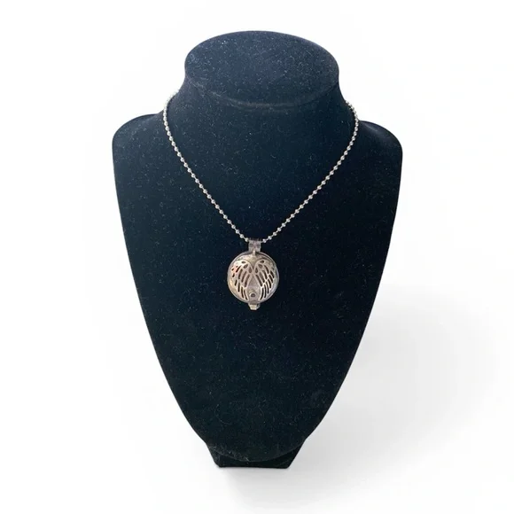 Sterling Amethyst Locket Diffuser - Picture 9 of 12